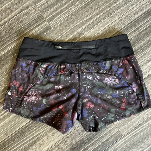Lululemon Speed  Up Shorts - Picture 2 of 9
